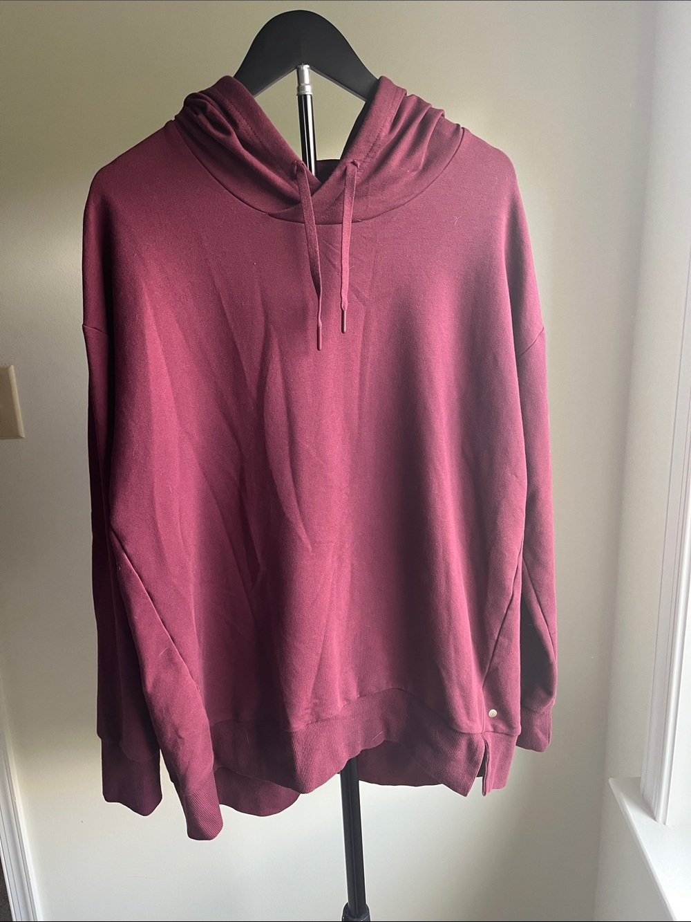 Men's Burgundy Hoodie Sweater - Unbranded